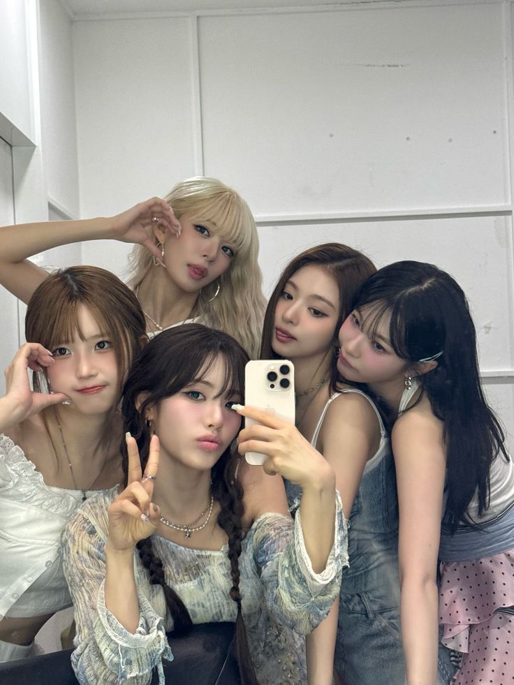 Fromis_9 Ring In December With “White Longing”: First Teaser Locks Dec 2 Release