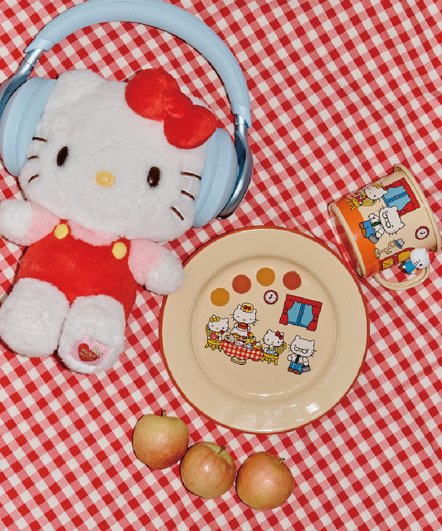 CROW CANYON - Flat Plate (Hello Kitty Edition)