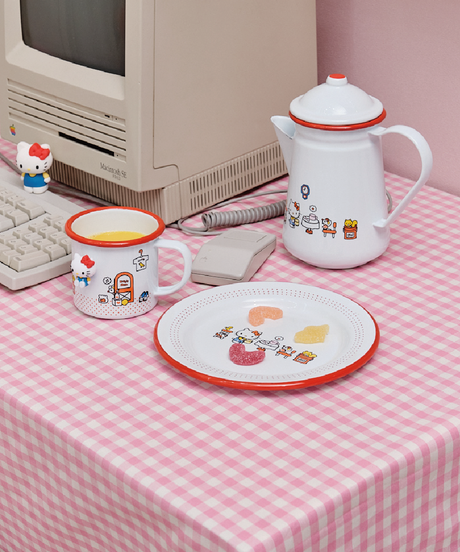 CROW CANYON - Tea Pot (Hello Kitty Edition)