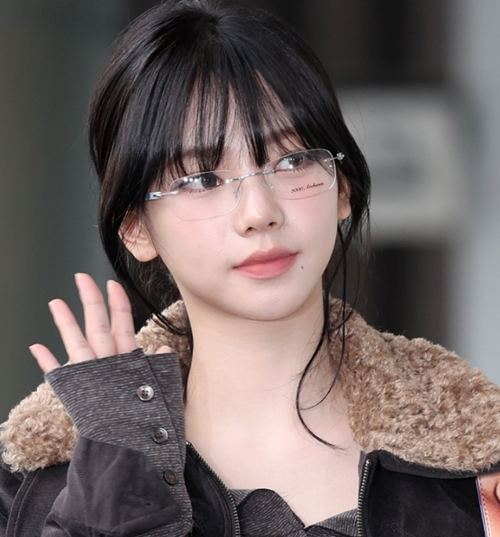 2000 Archives THAT GLASSES 01 (aespa KARINA Wear)
