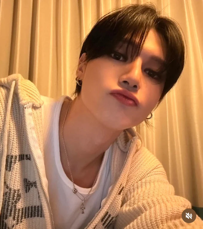 Huecloset - Lettering Hooded Zip-Up Knit (ATEEZ Wear)