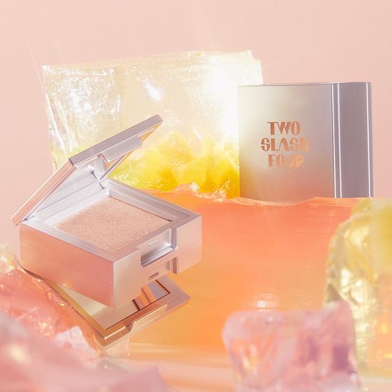 TWO SLASH FOUR - Strobing Face Cube