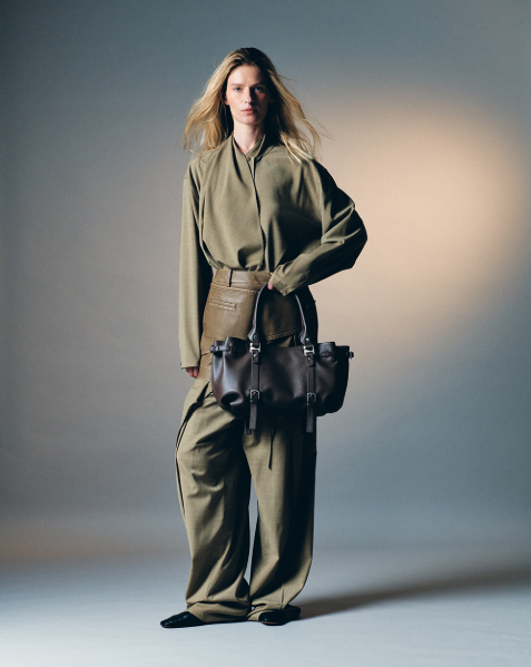 AHNI - Ruskin Tote Bag