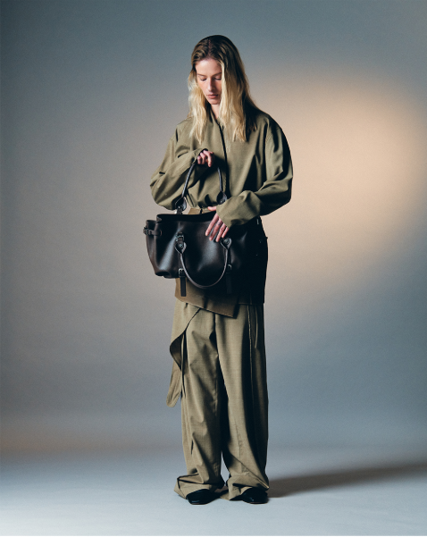 AHNI - Ruskin Tote Bag