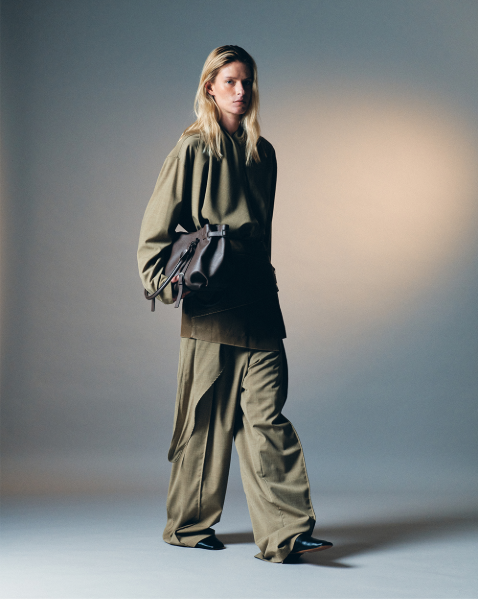 AHNI - Ruskin Tote Bag