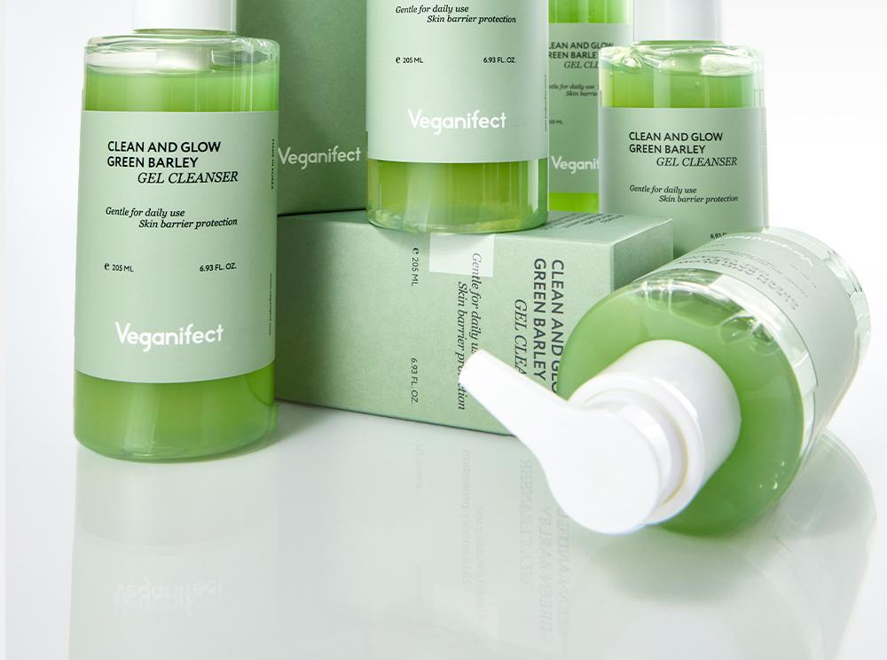 VEGANIFECT - Clean and Glow Green Barley Gel Cleanser 205ml