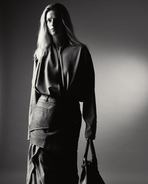 AHNI - Ruskin Tote Bag