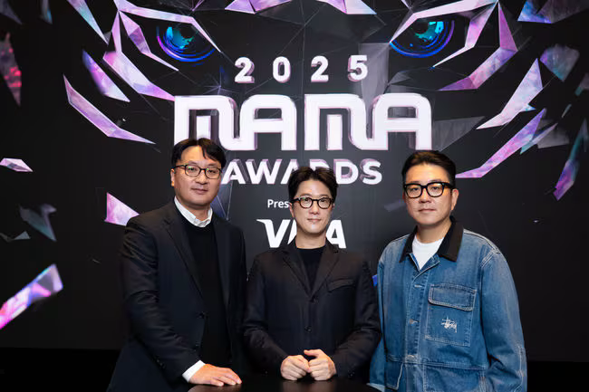 From Screen to Stage: HUNTR/X vs. Saja Boys Bring K-Pop Demon Hunters to the 2025 MAMA Awards