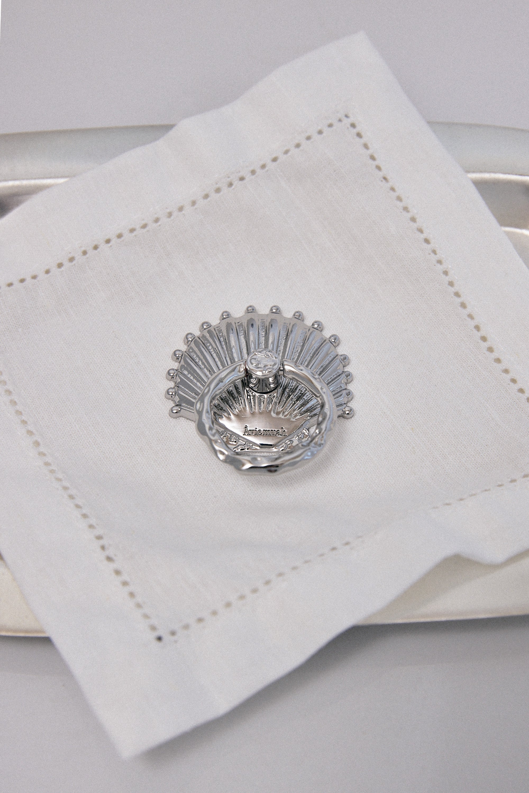 Avie muah - Seashell Phone Knob (Phone Grip) [New Arrival]