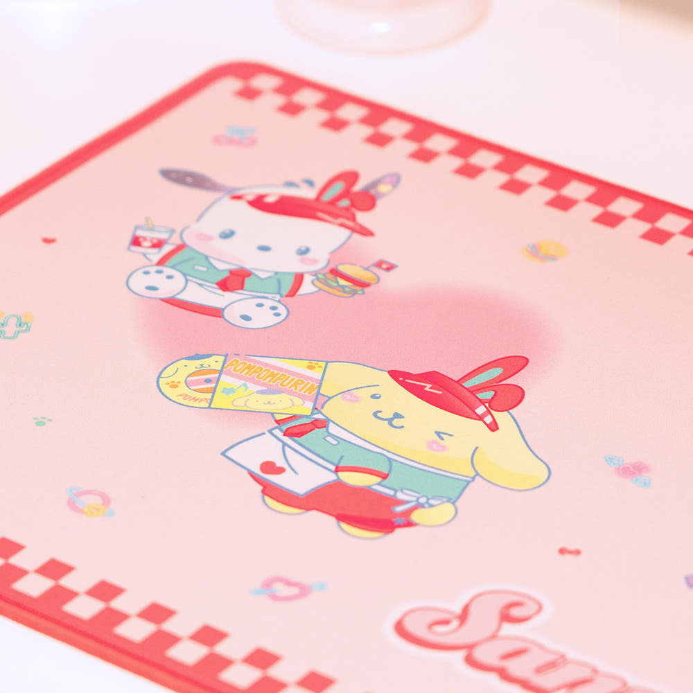 ROYCHE - Sanrio Desk Mat