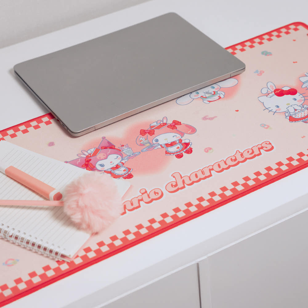 ROYCHE - Sanrio Desk Mat