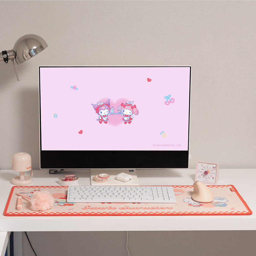 ROYCHE - Sanrio Desk Mat