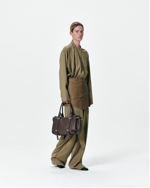 AHNI - Ruskin Tote Bag