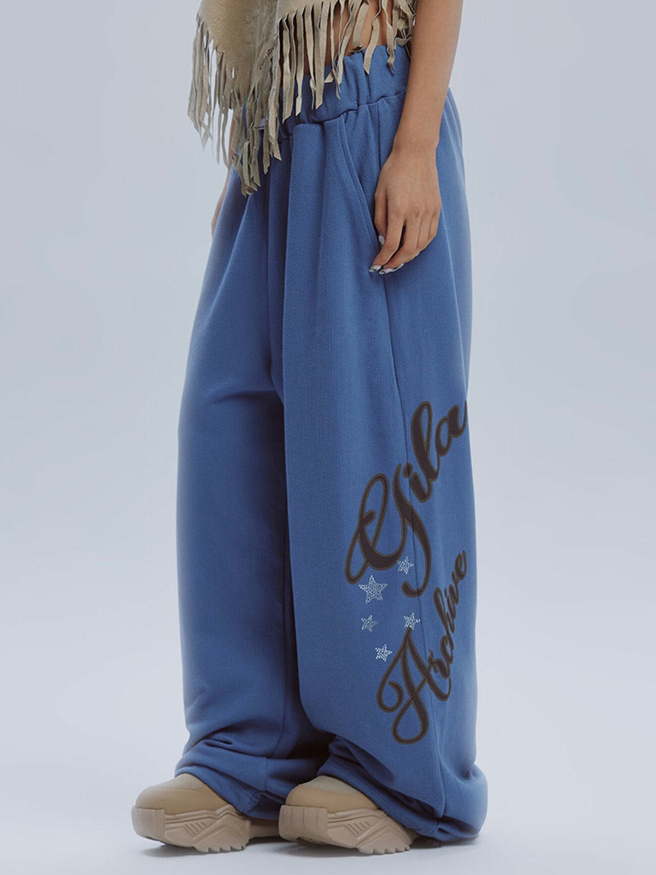 Gila Archive Lettering Logo Sweatpants (BLACKPINK JENNIE Wear)