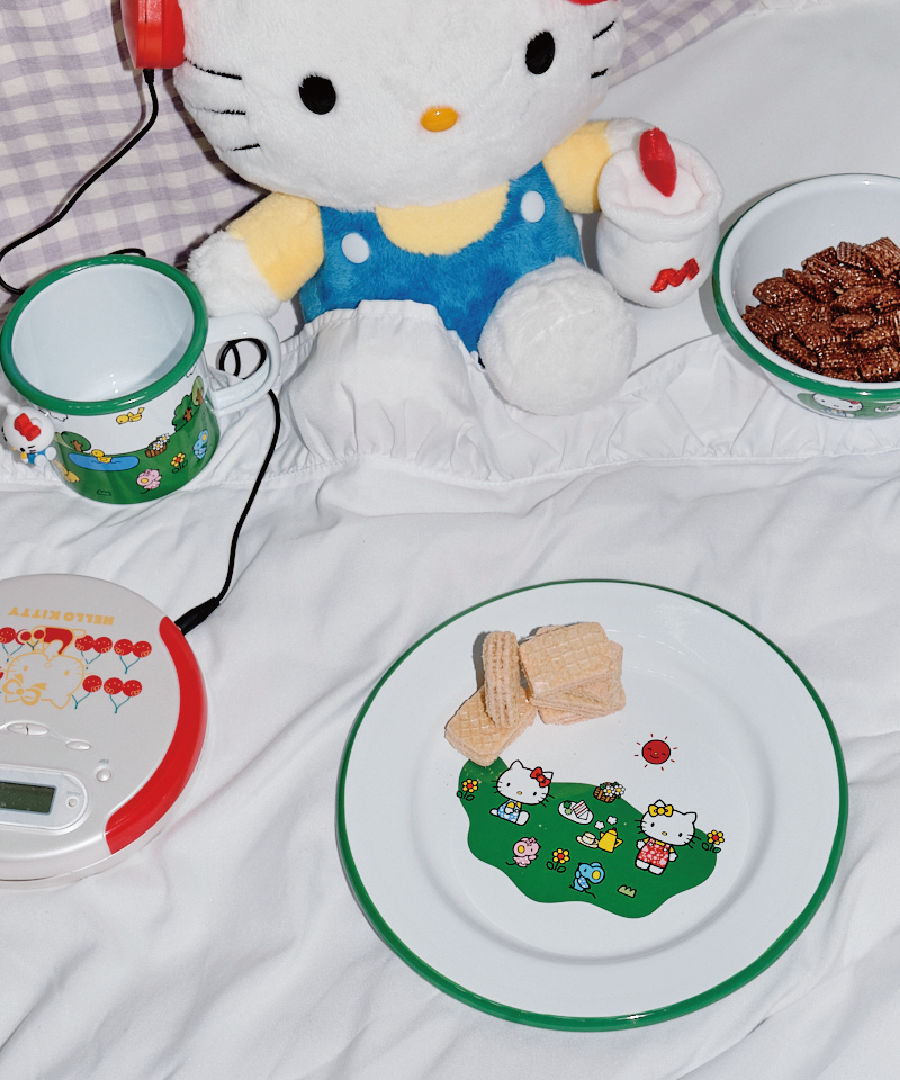 CROW CANYON - Flat Plate (Hello Kitty Edition)