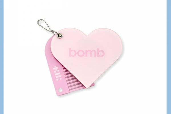 ILLIT - bomb (POP-UP) Mirror & Comb Keyring