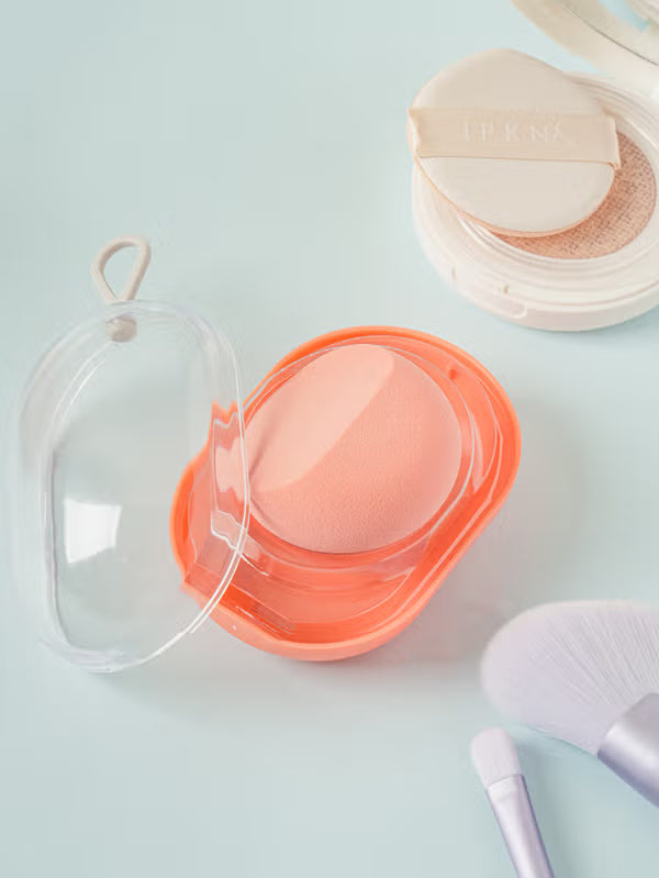 Daiso - Half-Moon Makeup Puff & Case Set [DKinKL]